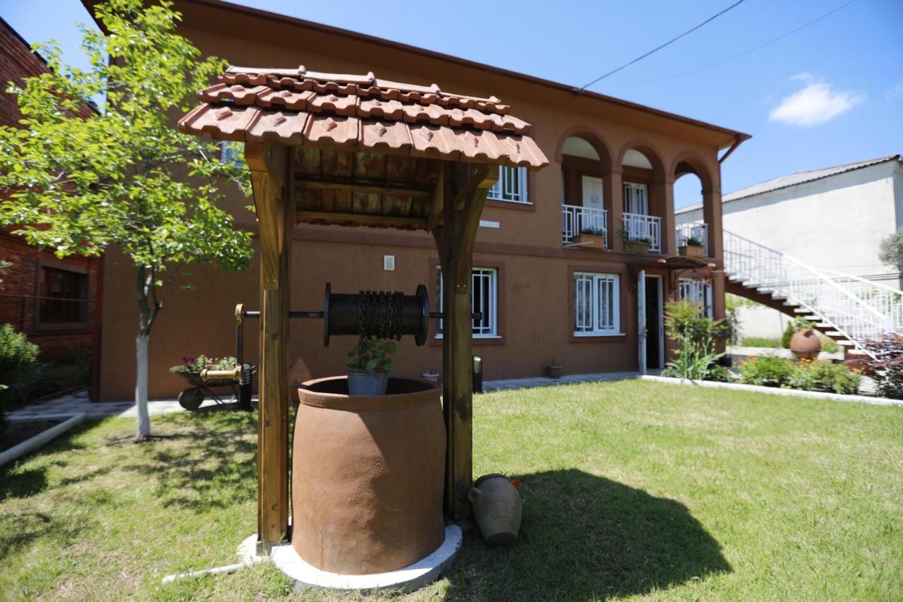 Casa De Khasia Зугдиди Екстериор снимка
