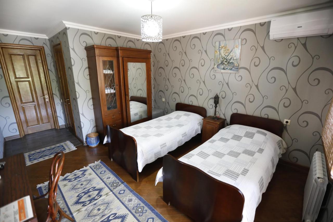 Casa De Khasia Зугдиди Екстериор снимка