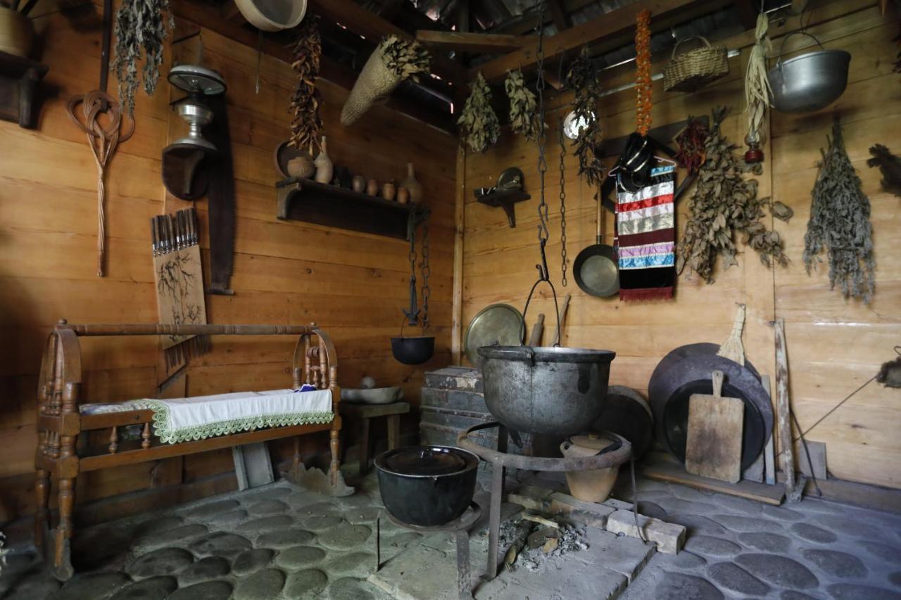 Casa De Khasia Зугдиди Екстериор снимка