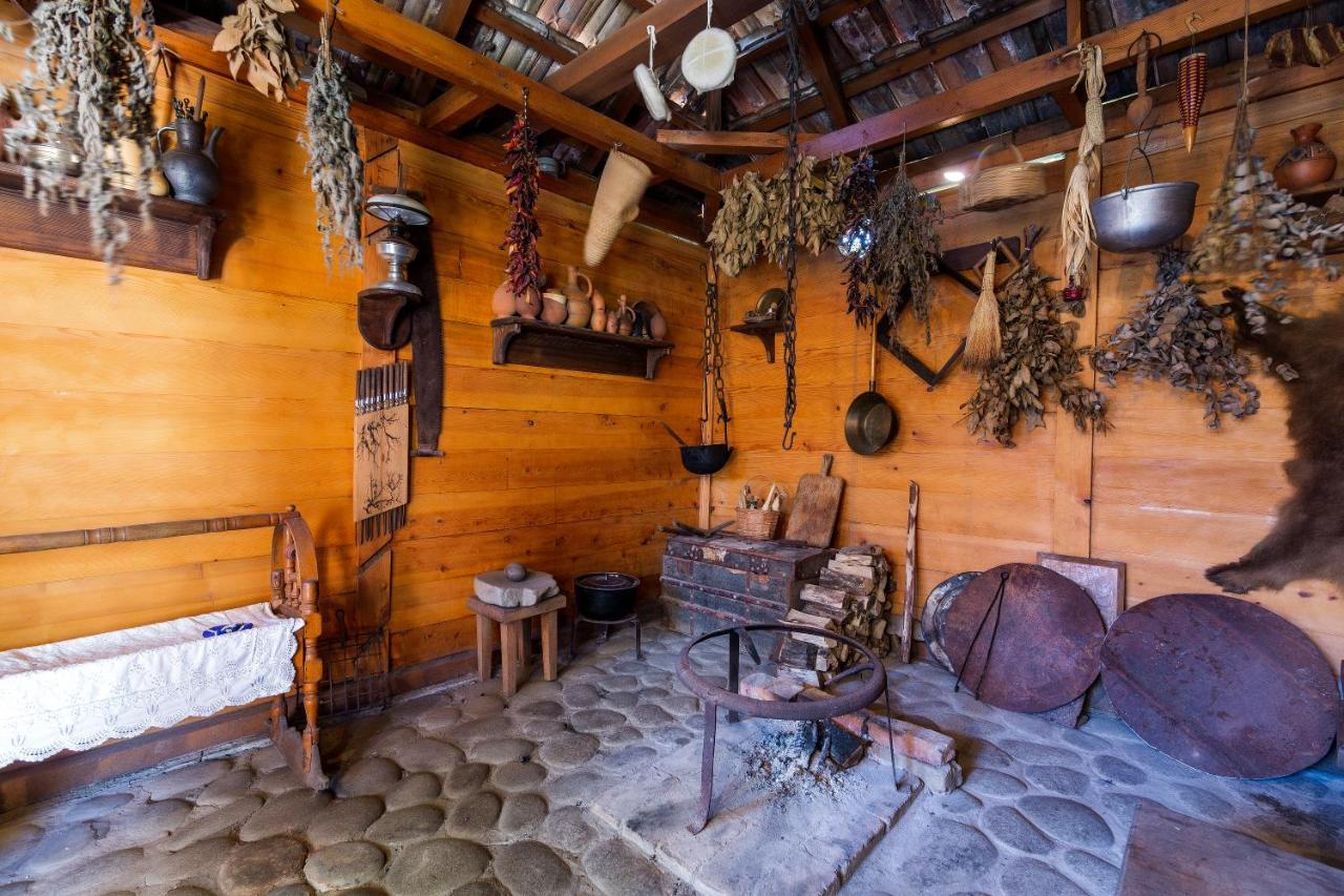 Casa De Khasia Зугдиди Екстериор снимка