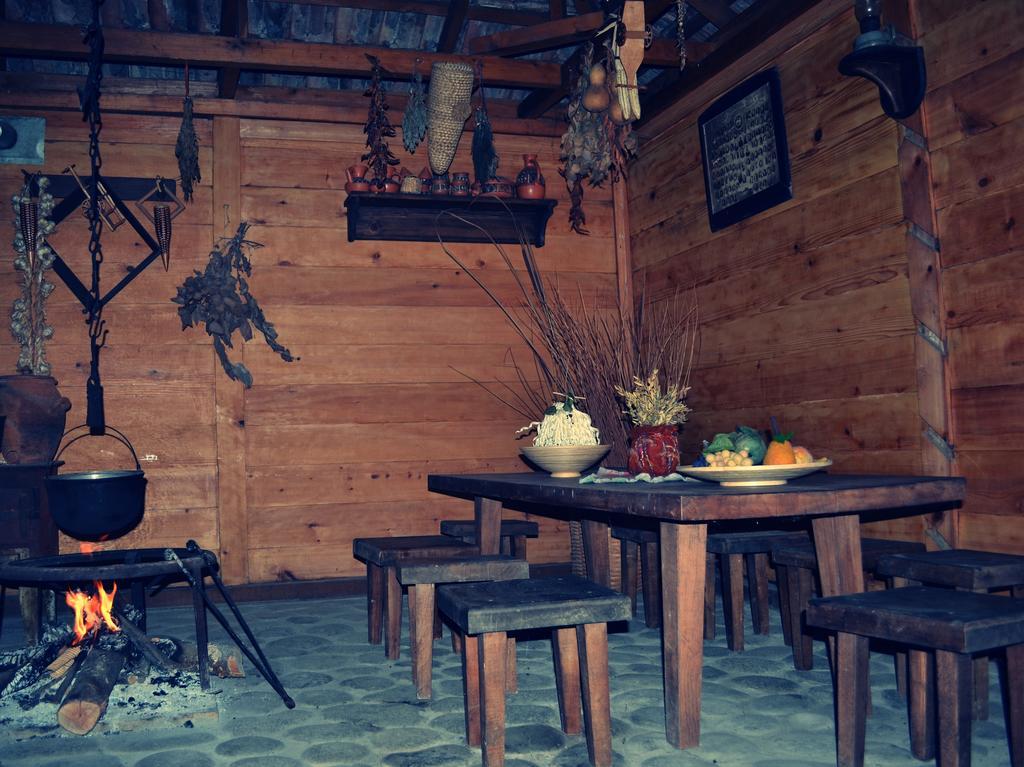 Casa De Khasia Зугдиди Екстериор снимка